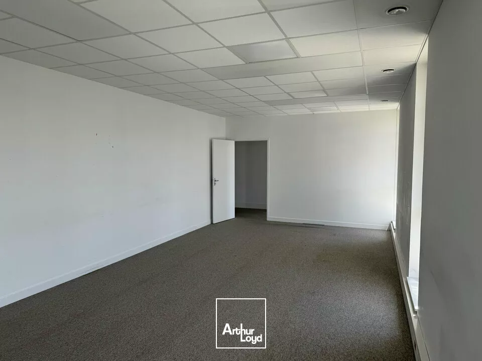 TOURS NORD BUREAUX A LOUER 235 M² PARKINGS