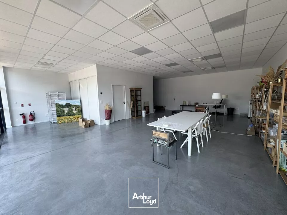 TOURS SUD CHAMBRAY - D910 - A10 - A LOUER LOCAL D'ACTIVITES DE 499 M² - 5 PARKINGS