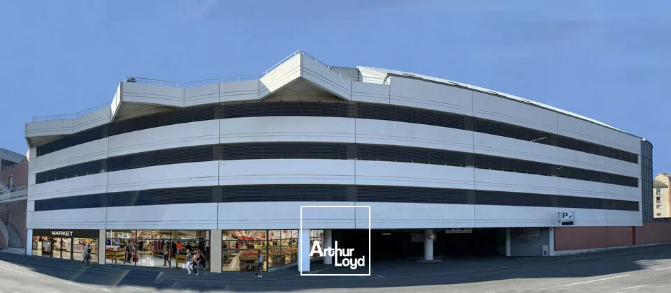 A LOUER - CELLULE COMMERCIALE EN BEFA DE 1 125 M2 - EMPLACEMENT N°1