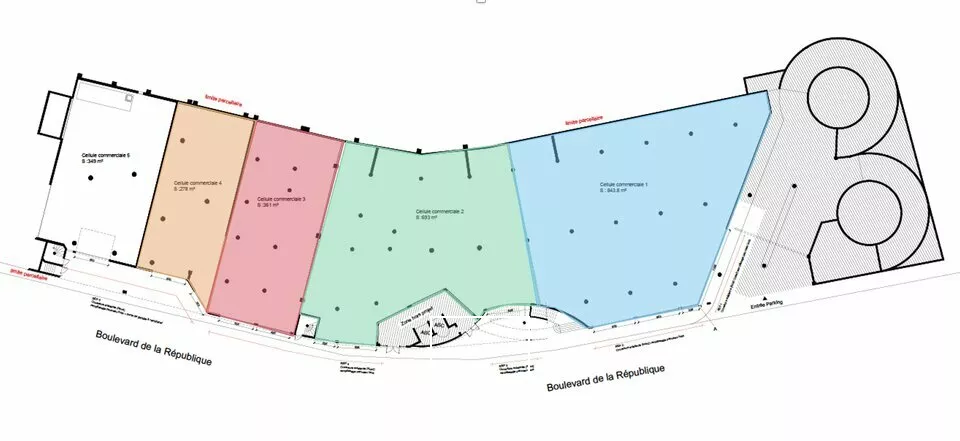 A LOUER - CELLULE COMMERCIALE EN BEFA DE 361 M2 + 325 M2 EN MEZZANINE - EMPLACEMENT N°1