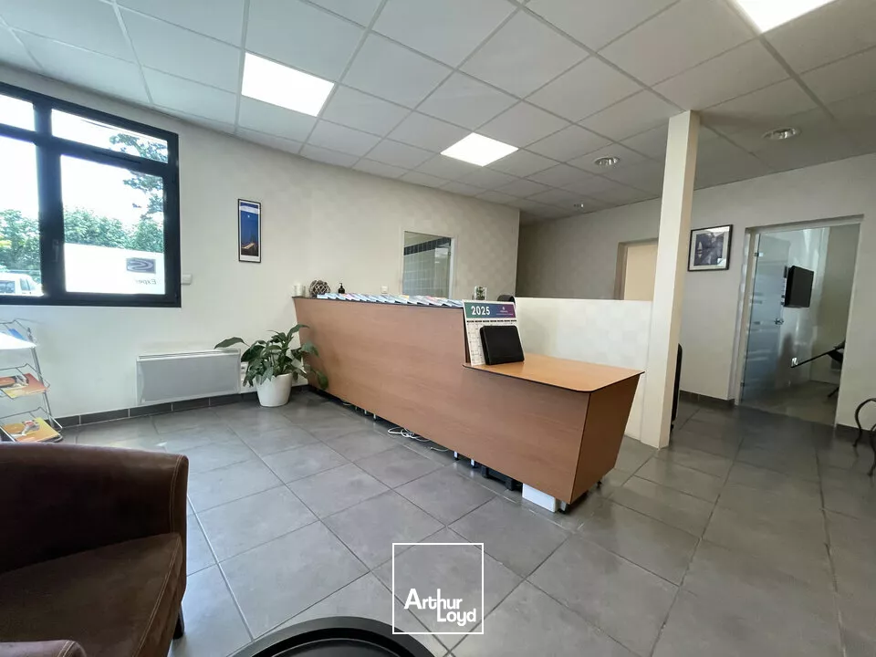 A LOUER - LE HAVRE NORD - BUREAUX - 155 m² - PLACES DE PARKING 