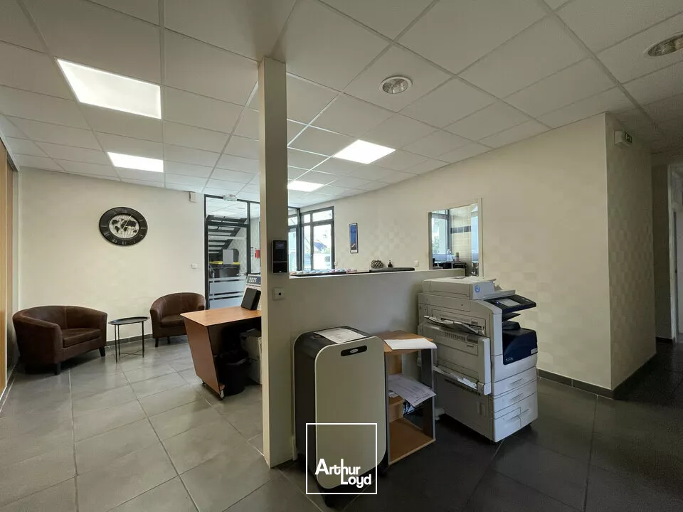 A LOUER - LE HAVRE NORD - BUREAUX - 155 m² - PLACES DE PARKING 