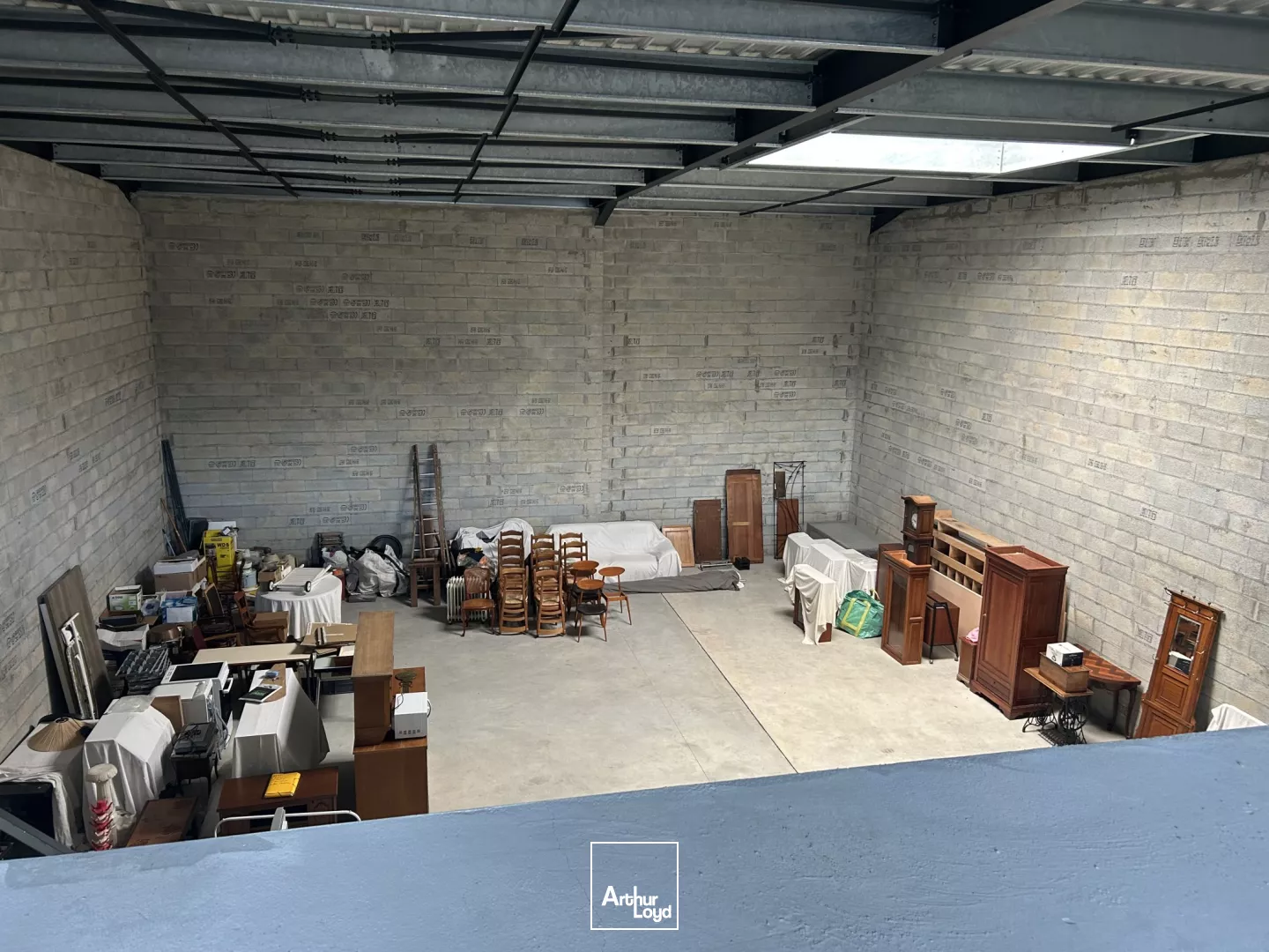 LOCAL - ACTIVITE - A LOUER - ENTREPOT - 320 M2 - VERTOU