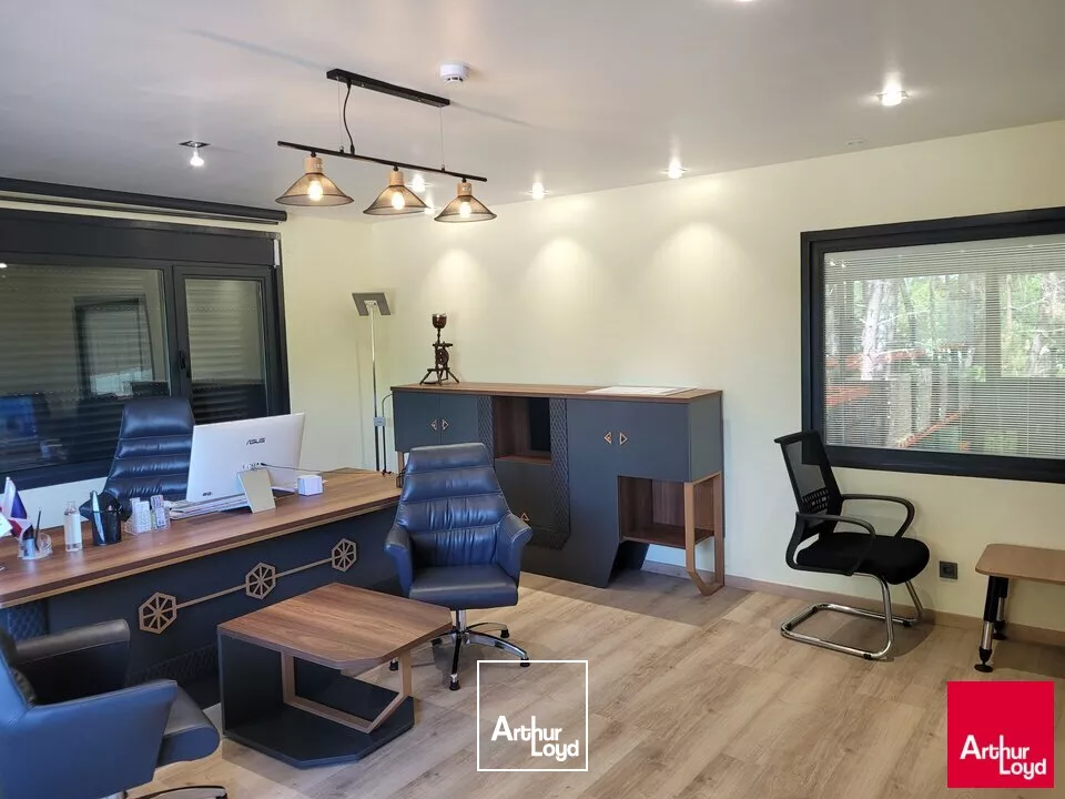 LOCATION LOCAL D'ACTIVITE 340m² avec quais 