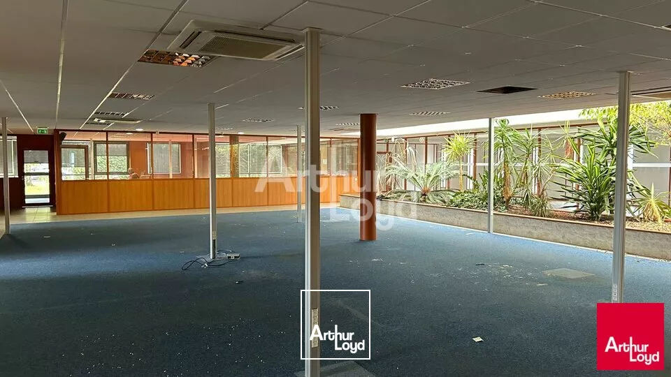 BLOIS - LOCATION LACAL D'ACTIVITÉ DE 1885 M² - A10 À 4 MN