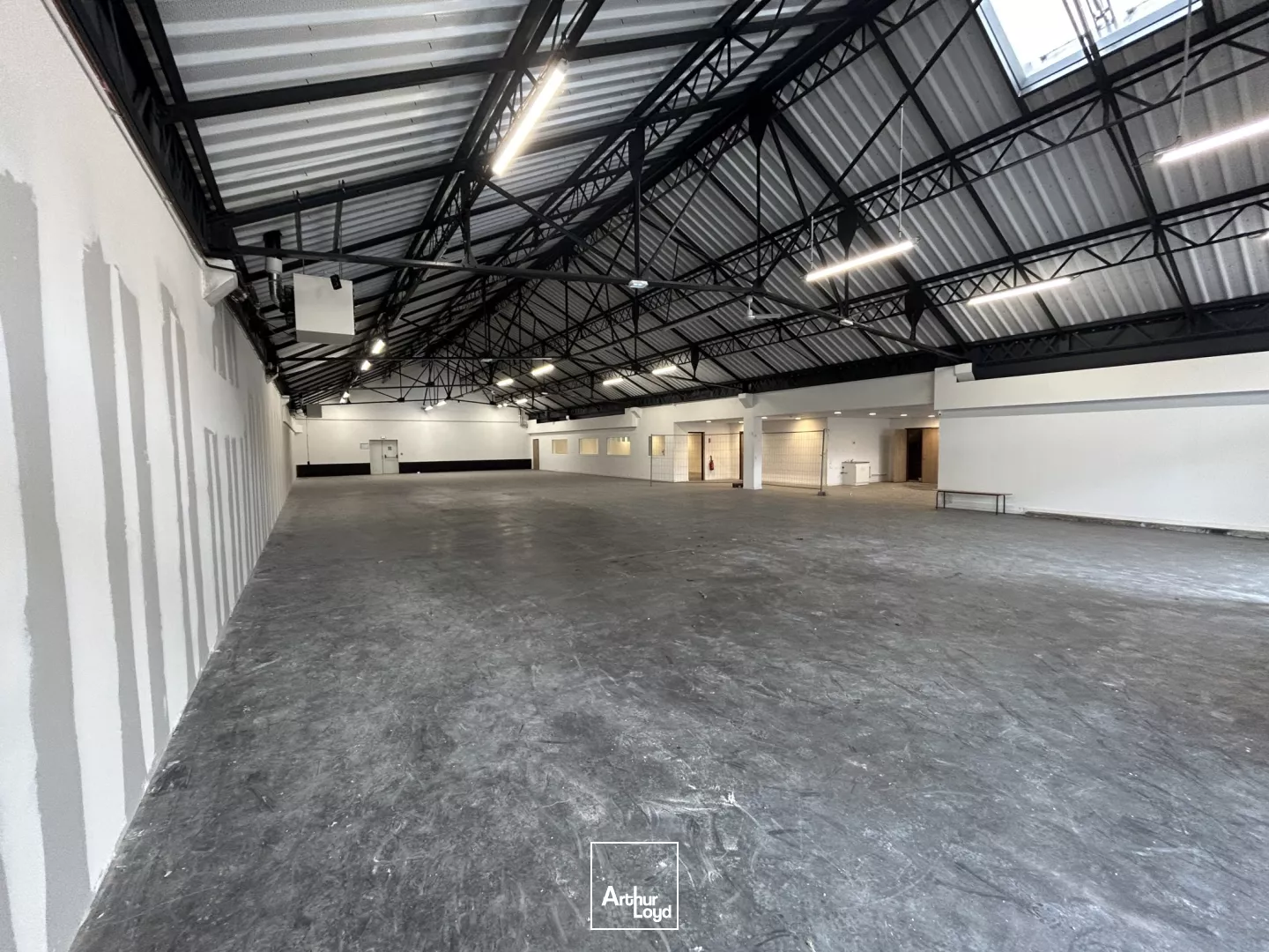 Local d'activité 685m² Amiens proche centre