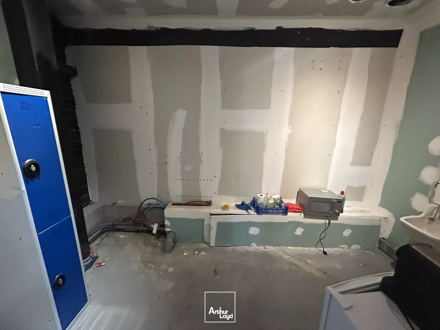 À LOUER - Local d'Activité 400 m² - Zone de Montières Amiens proche centre.