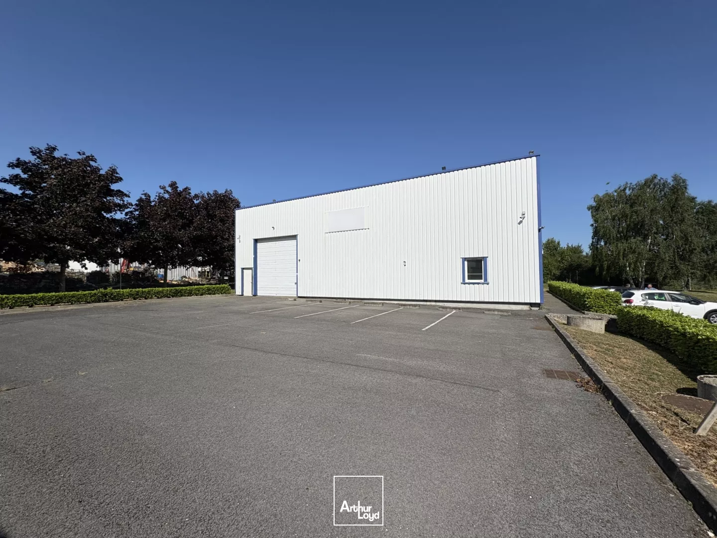 A LOUER LOCAL D'ACTIVITÉ 452 M2 FITZ JAMES