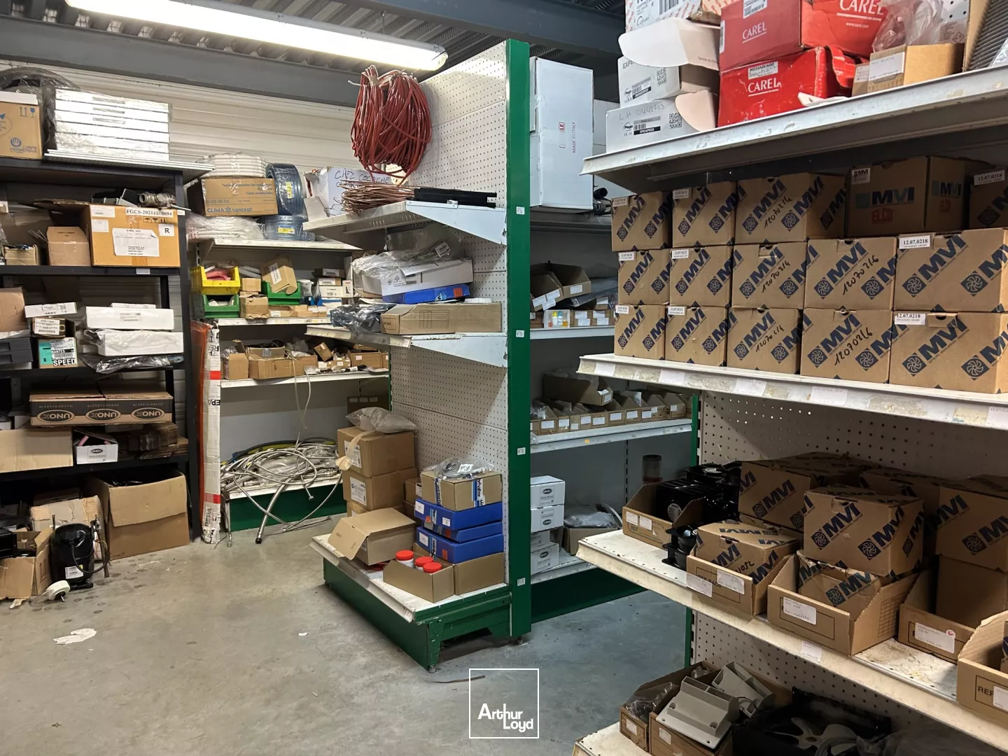 A LOUER - ATELIER - STOCKAGE - BUREAUX - ZONE DE BRAIS - ST NAZAIRE - 500 M2 