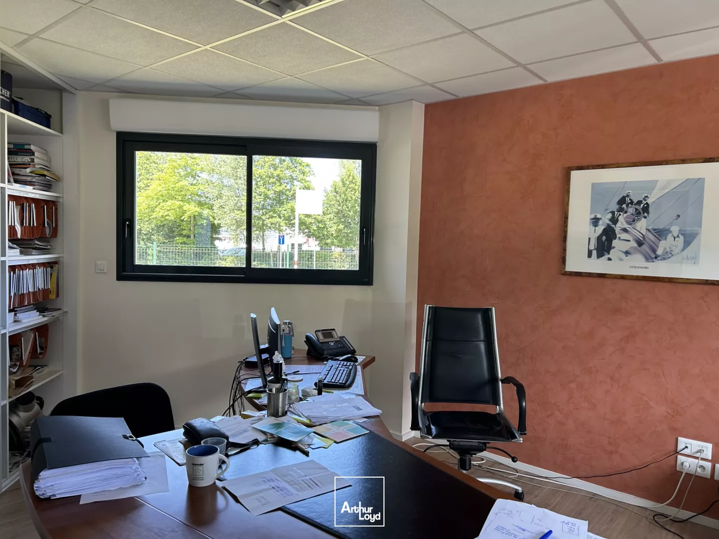 A LOUER - ATELIER - STOCKAGE - BUREAUX - ZONE DE BRAIS - ST NAZAIRE - 500 M2 