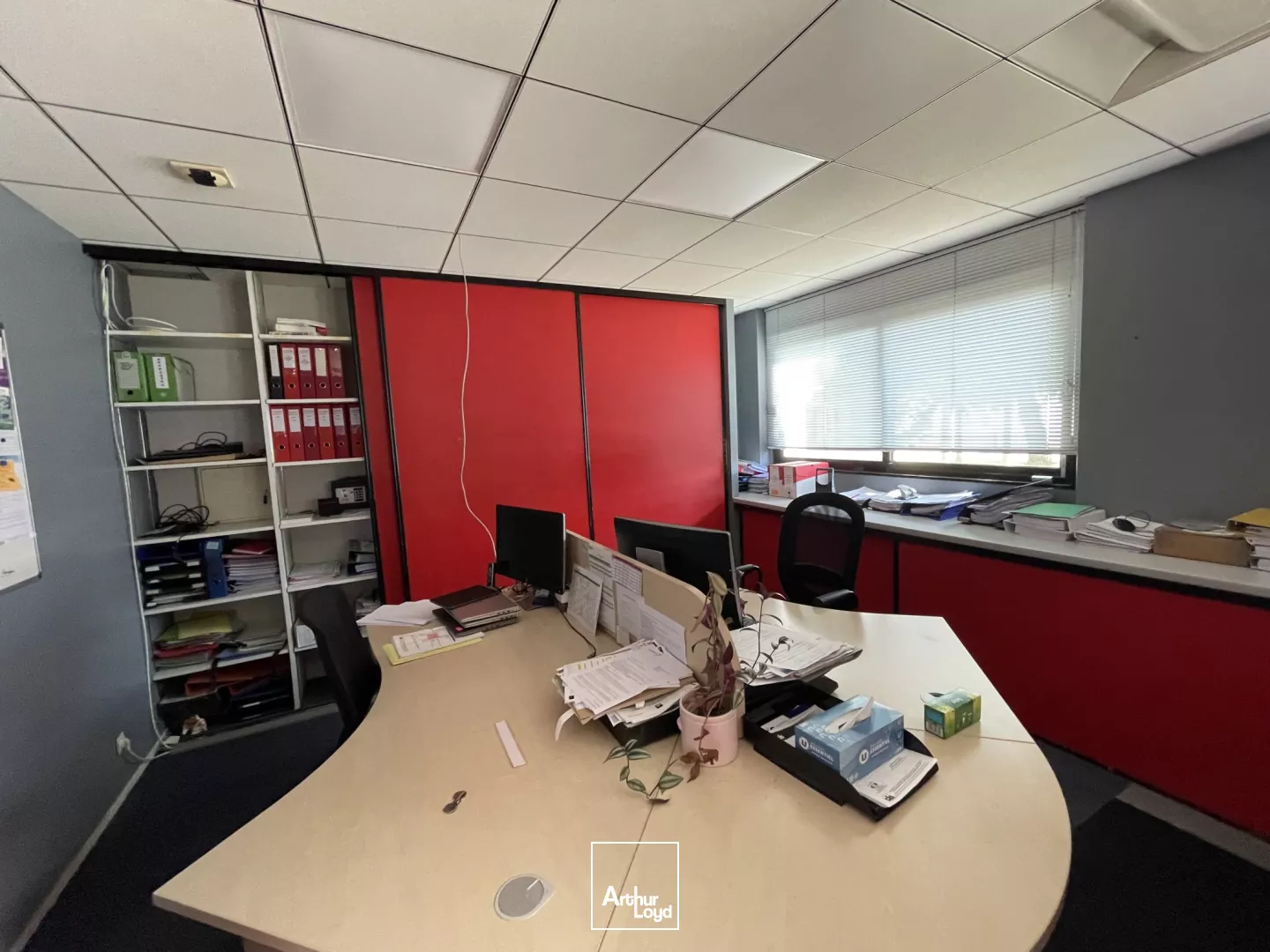 BUREAUX À VENDRE-210 M²-SAUTRON