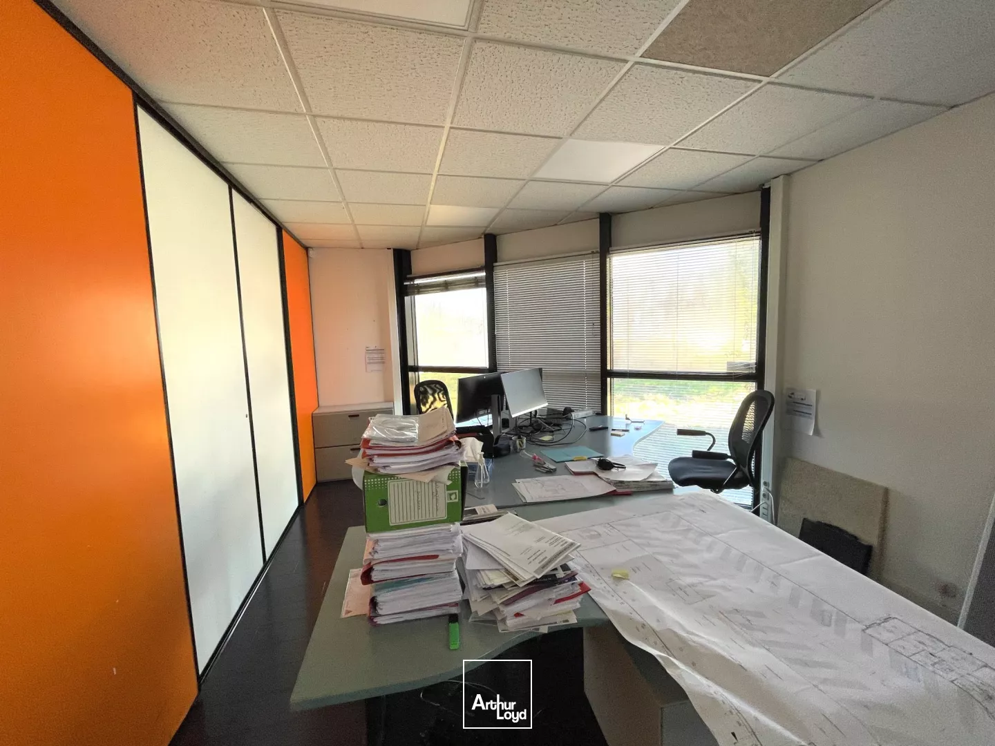 BUREAUX À VENDRE-210 M²-SAUTRON
