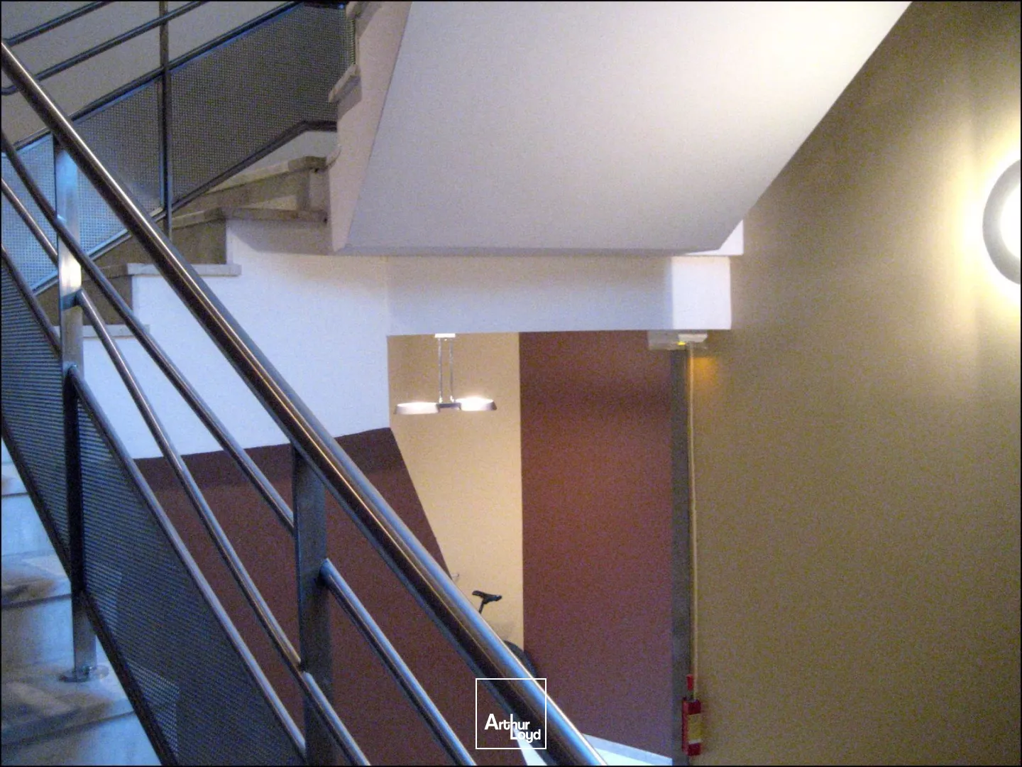 À louer : Bureaux lumineux de 1 000 m² en centre-ville de Lille - Accessibilité optimale et services à proximité