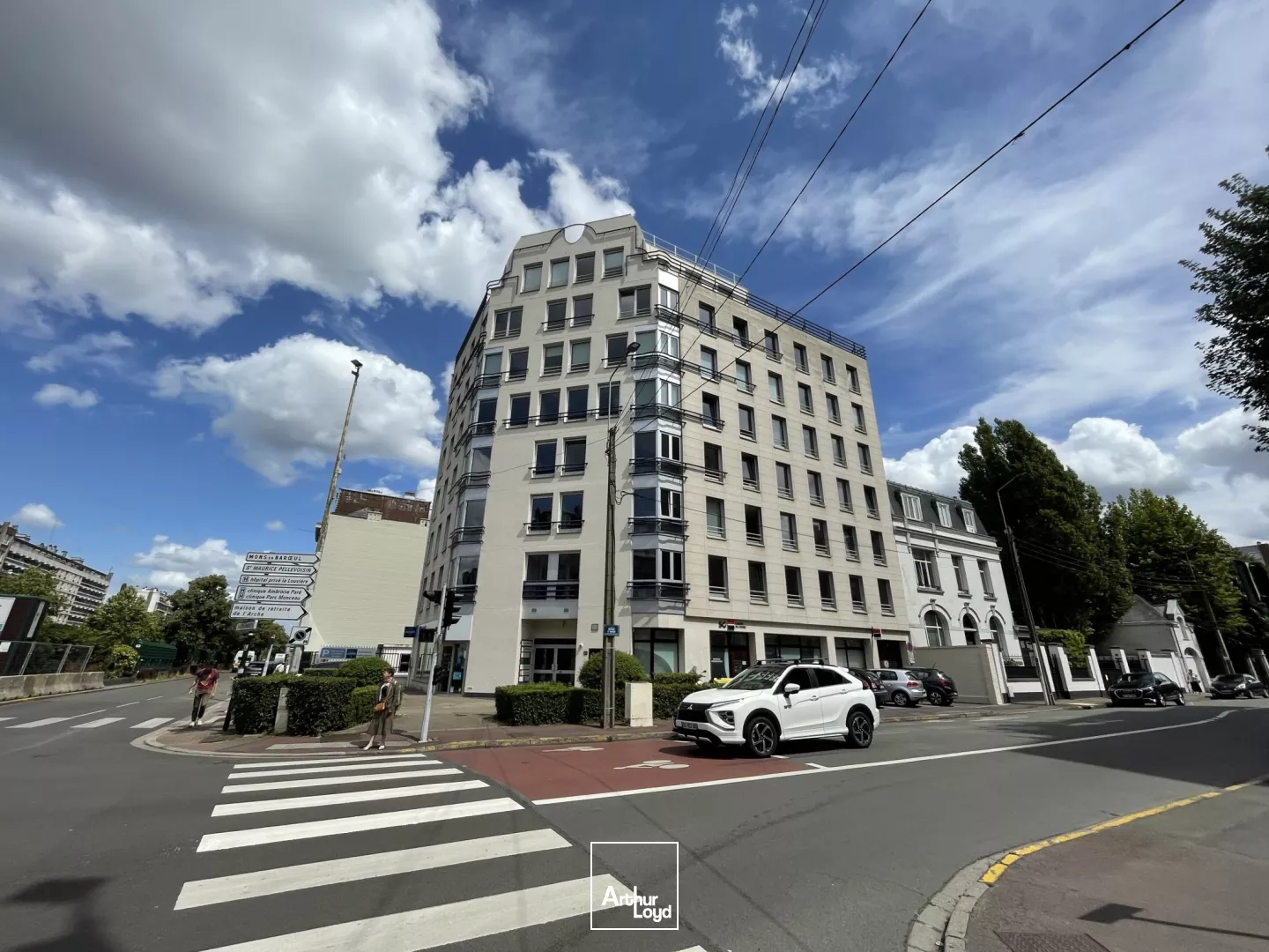 Bureaux lumineux à louer - La Madeleine, aux portes de Lille, avec parking et transports en commun immédiats !