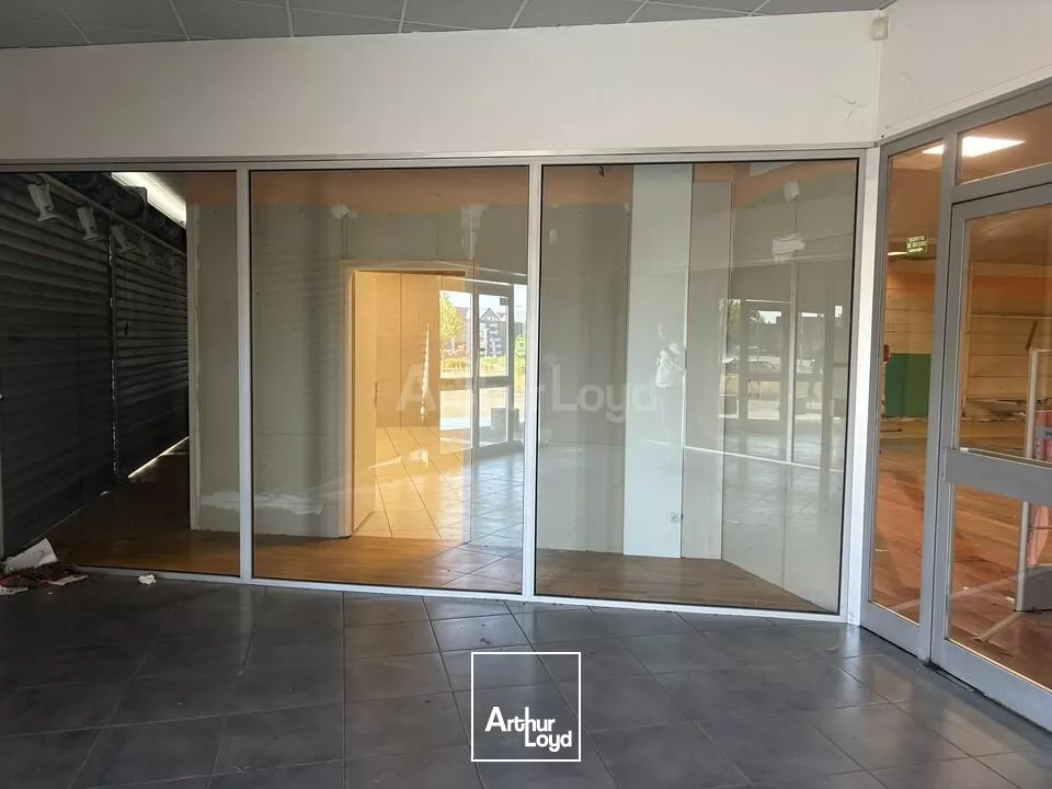 LOCAL COMMERCIAL à LOUER de 1849.59 m²