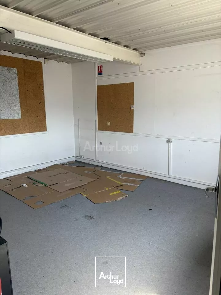 LOCAL COMMERCIAL à LOUER de 1849.59 m²