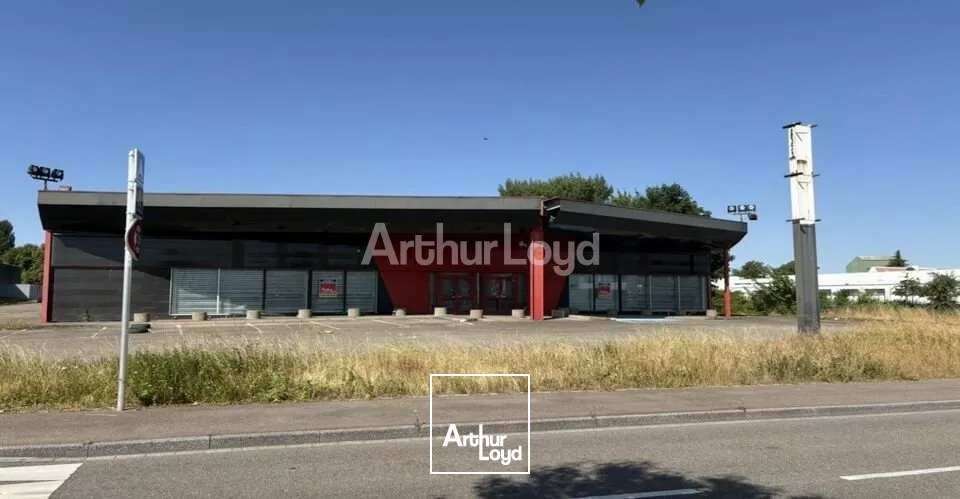 LOCAL COMMERCIAL à LOUER de 1849.59 m²