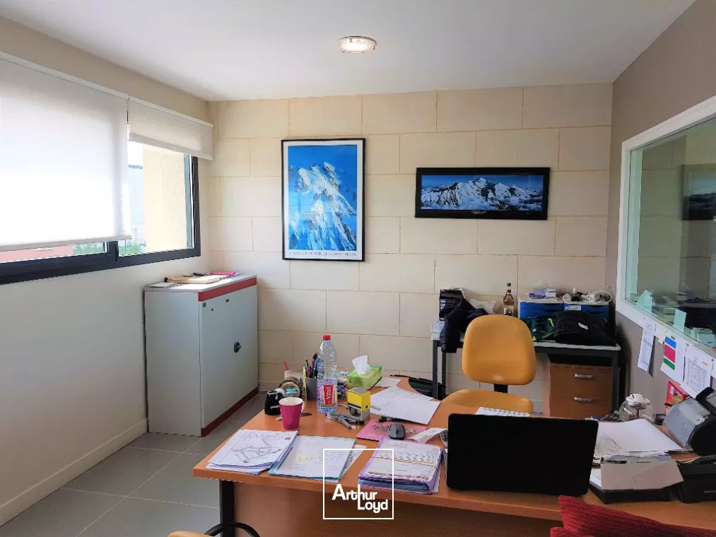 Grand Poitiers Saint Georges les Bx - à louer 98 m² de bureaux