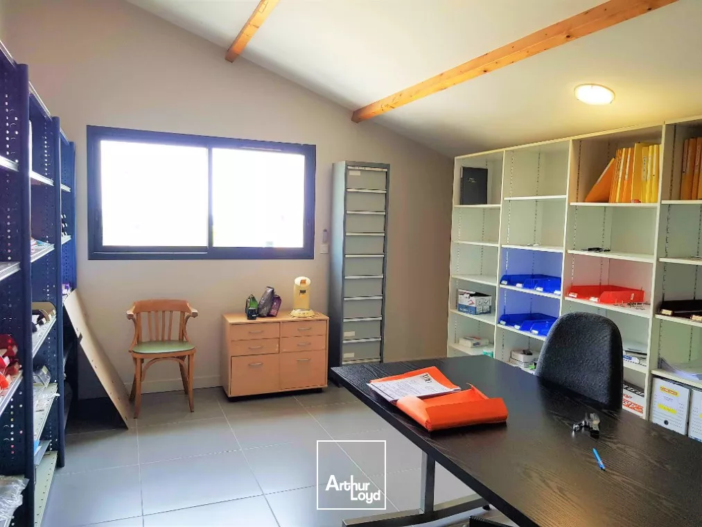 Grand Poitiers Saint Georges les Bx - à louer 98 m² de bureaux