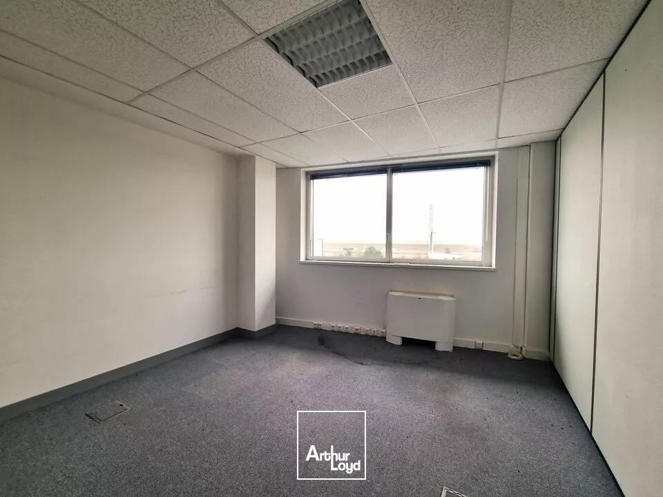 GRAND POITIERS FUTUROSCOPE - 130M² DE BUREAUX A VENDRE