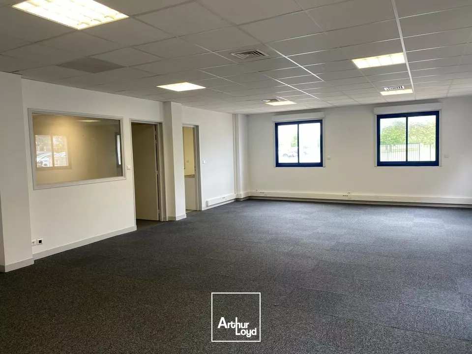 15 MIN DE POITIERS - BUREAUX A LOUER DE 95 M² - TECHNOPOLE FUTUROSCOPE