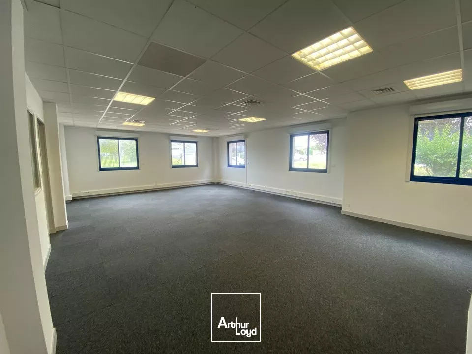 15 MIN DE POITIERS - BUREAUX A LOUER DE 95 M² - TECHNOPOLE FUTUROSCOPE