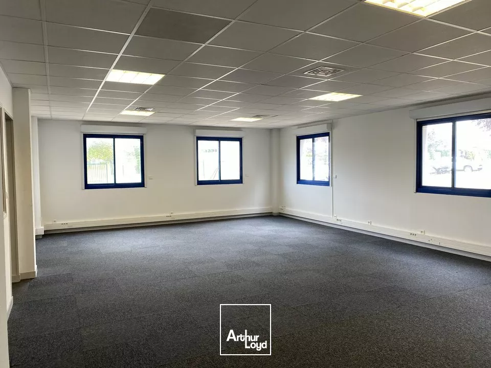 15 MIN DE POITIERS - BUREAUX A LOUER DE 95 M² - TECHNOPOLE FUTUROSCOPE
