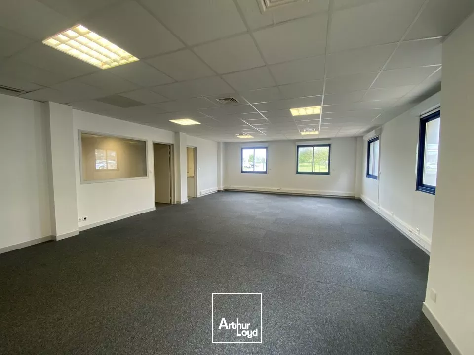 15 MIN DE POITIERS - BUREAUX A LOUER DE 95 M² - TECHNOPOLE FUTUROSCOPE