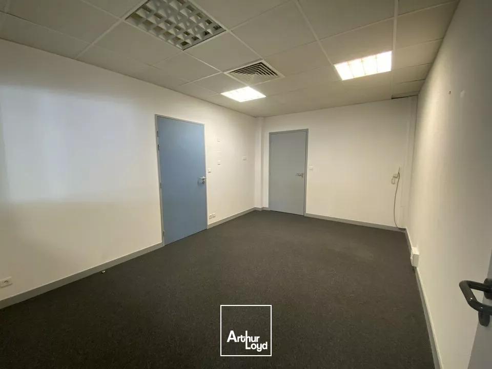 15 MIN DE POITIERS - BUREAUX A LOUER DE 95 M² - TECHNOPOLE FUTUROSCOPE