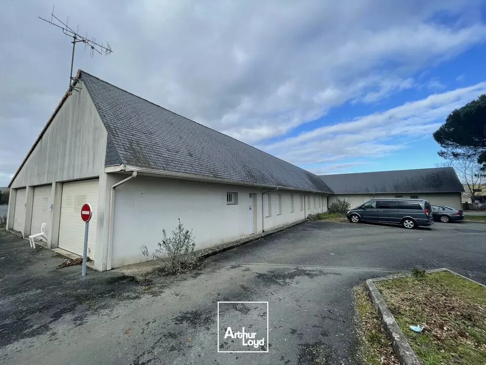 VENTE 743m2 BUREAUX AVEC GARAGE LA CRECHE PROCHE PEAGE