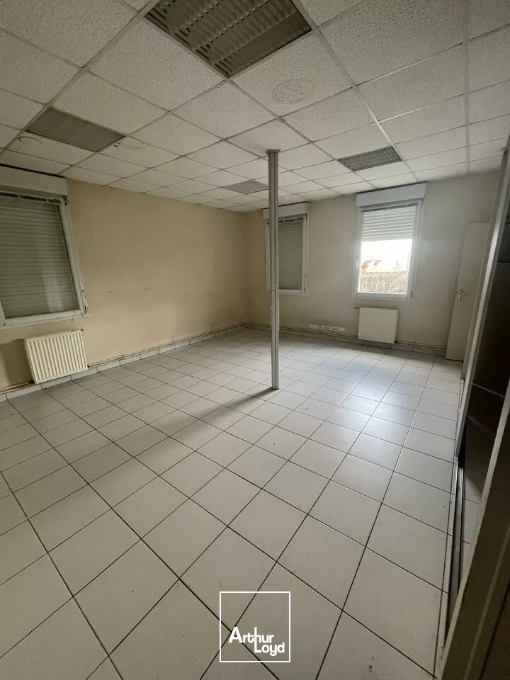 VENTE 743m2 BUREAUX AVEC GARAGE LA CRECHE PROCHE PEAGE