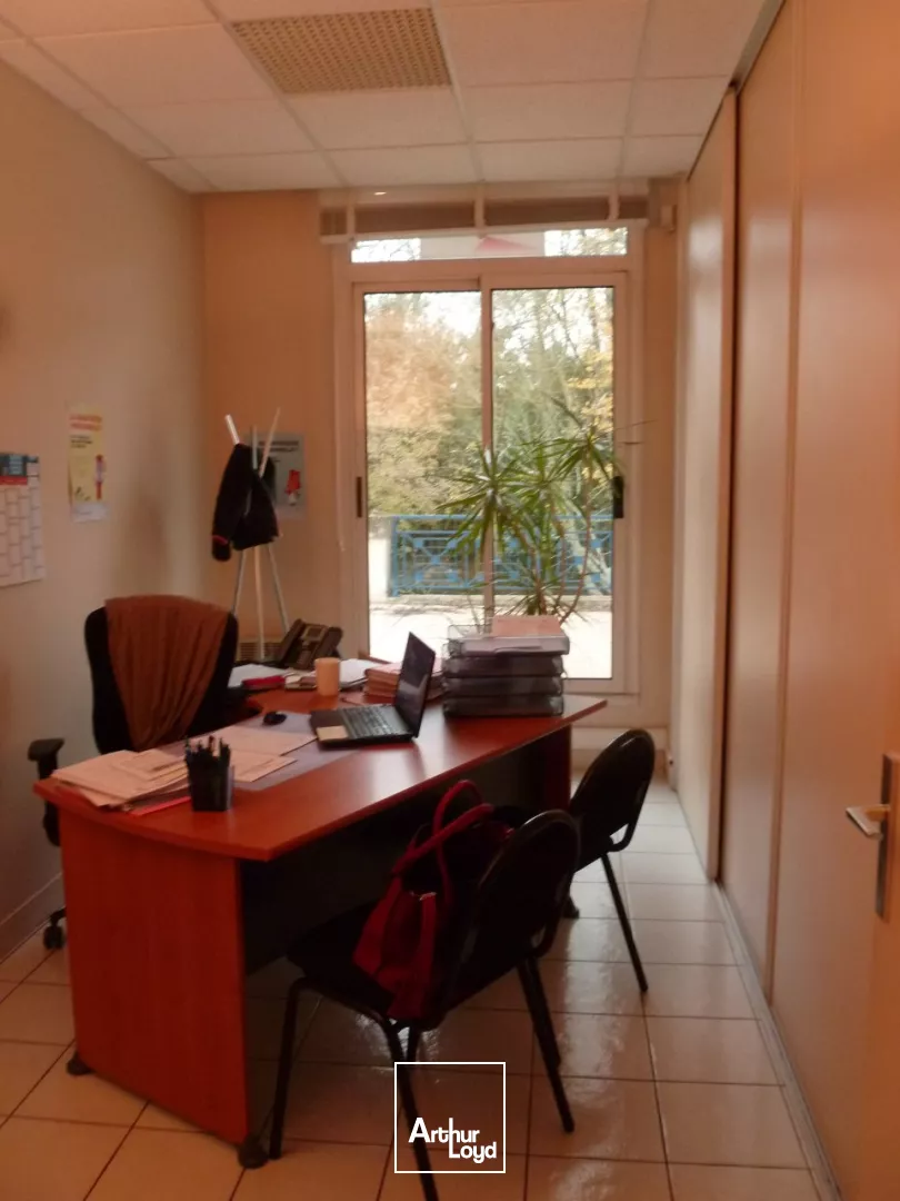 OPPORTUNITE ACHAT HYPER CENTRE NIORT BATIMENT REZ DE CHAUSSE PROCHE DES HALLES