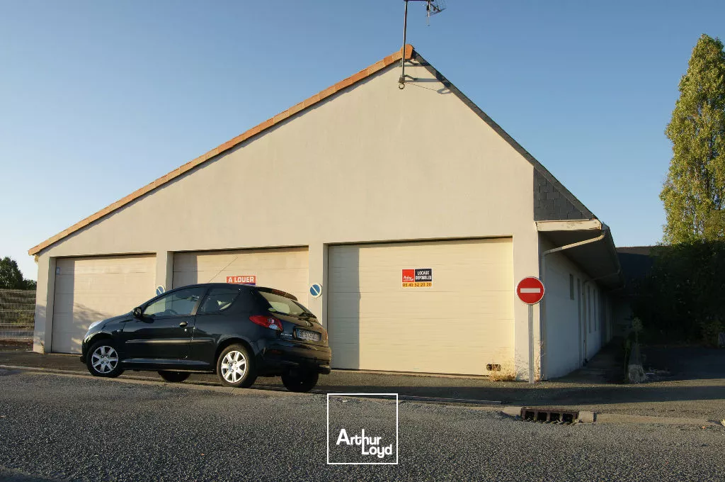 Bureaux La Creche 18 pièce(s) 743 m2