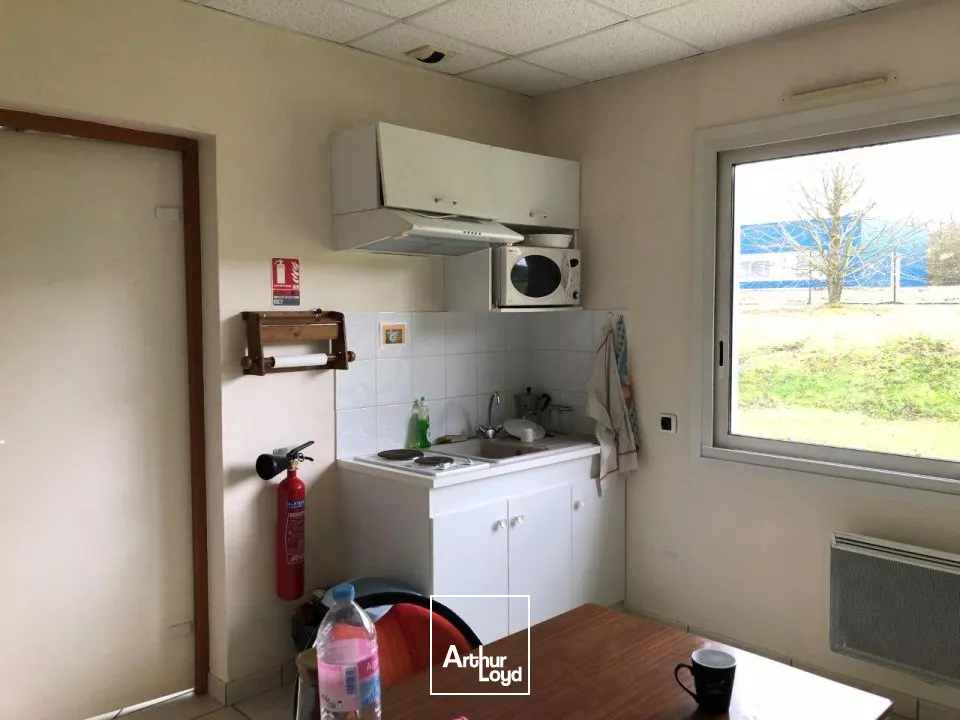 A louer bureaux La Crèche proche péage dans zone dynamique