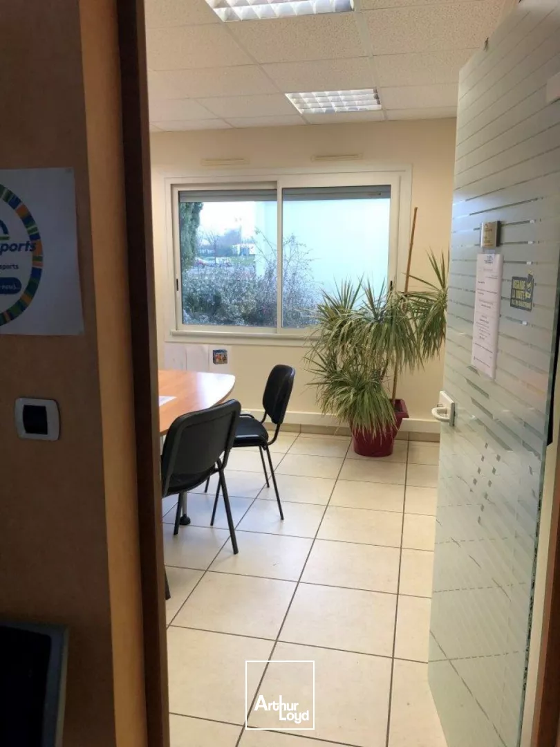 A louer bureaux La Crèche proche péage dans zone dynamique