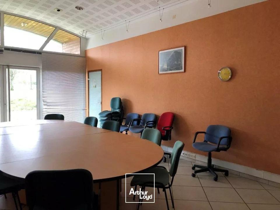 A louer bureaux La Crèche proche péage dans zone dynamique