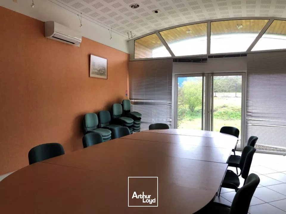 A louer bureaux La Crèche proche péage dans zone dynamique