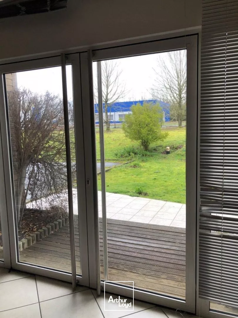 A louer bureaux La Crèche proche péage dans zone dynamique