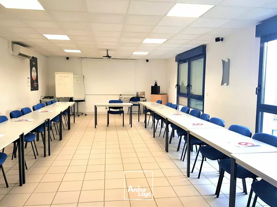 POITIERS EST - AV KENNEDY - LOT DE BUREAUX A LOUER DE 145M²