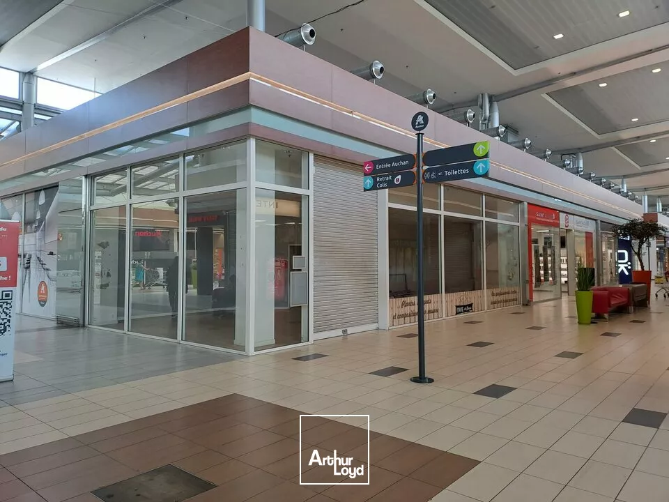 A LOUER CELLULE COMMERCIALE AU SEIN DE LA GALERIE AUCHAN CHATELLERAULT SUD (86)