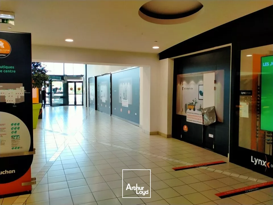 LOCAL COMMERCIAL AU SEIN DE LA GALERIE MARCHANDE AUCHAN CHASSENEUIL (86)
