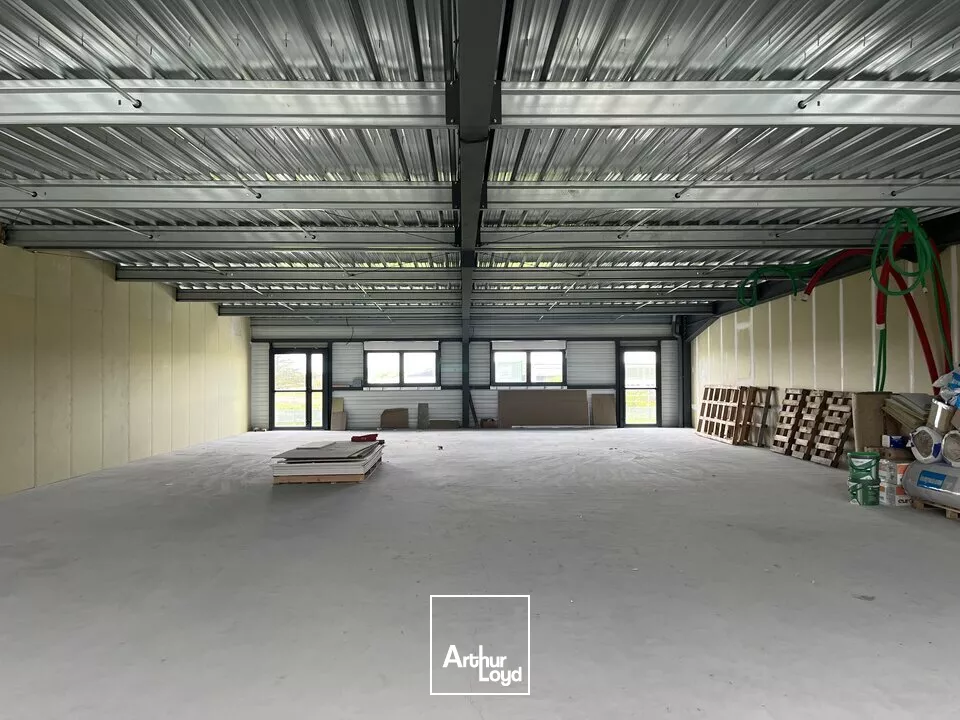 PLATEAU DE BUREAUX NEUFS DISPONIBLE - AVENUE DE PARIS NIORT !