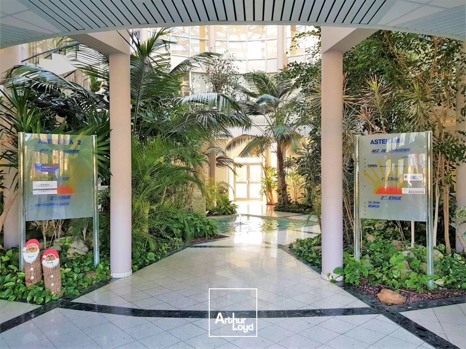 TECHNOPOLE DU FUTUROSCOPE - A LOUER DE 174 m² - DANS UN ENVIRONNEMENT DE QUALITE