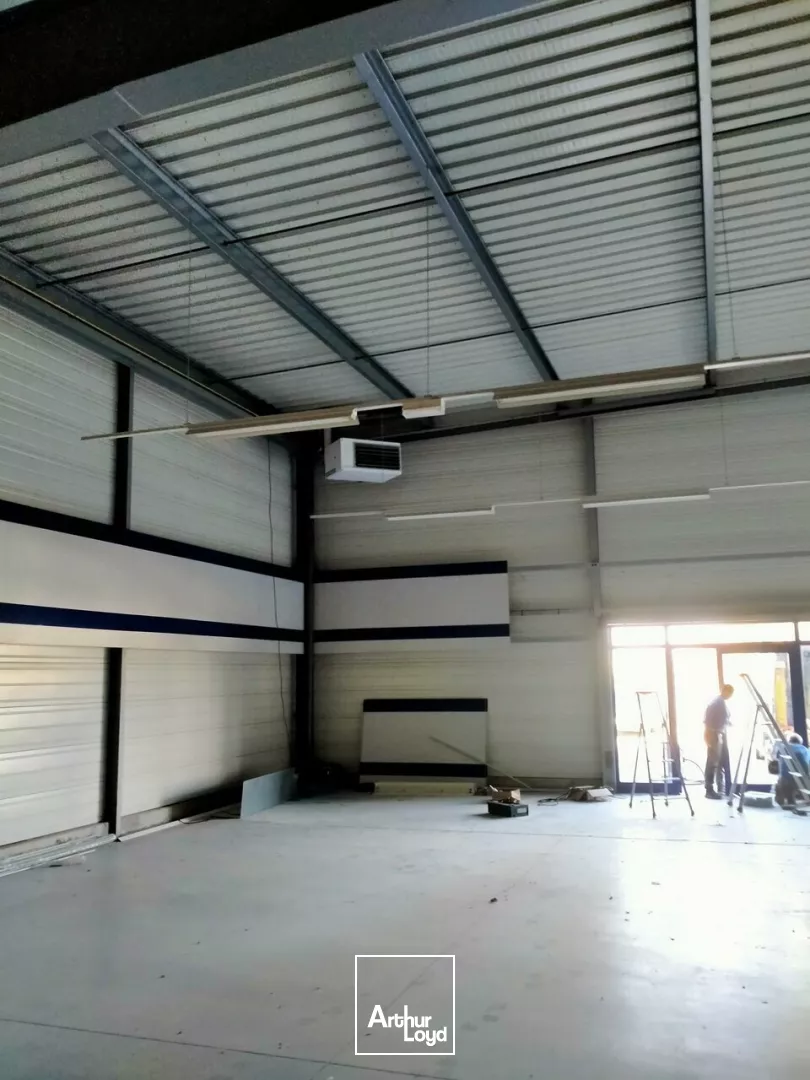 A LOUER LOCAL COMMERCIAL ACTIVITES B TO B SUR CHATELLERAULT NORD (86)