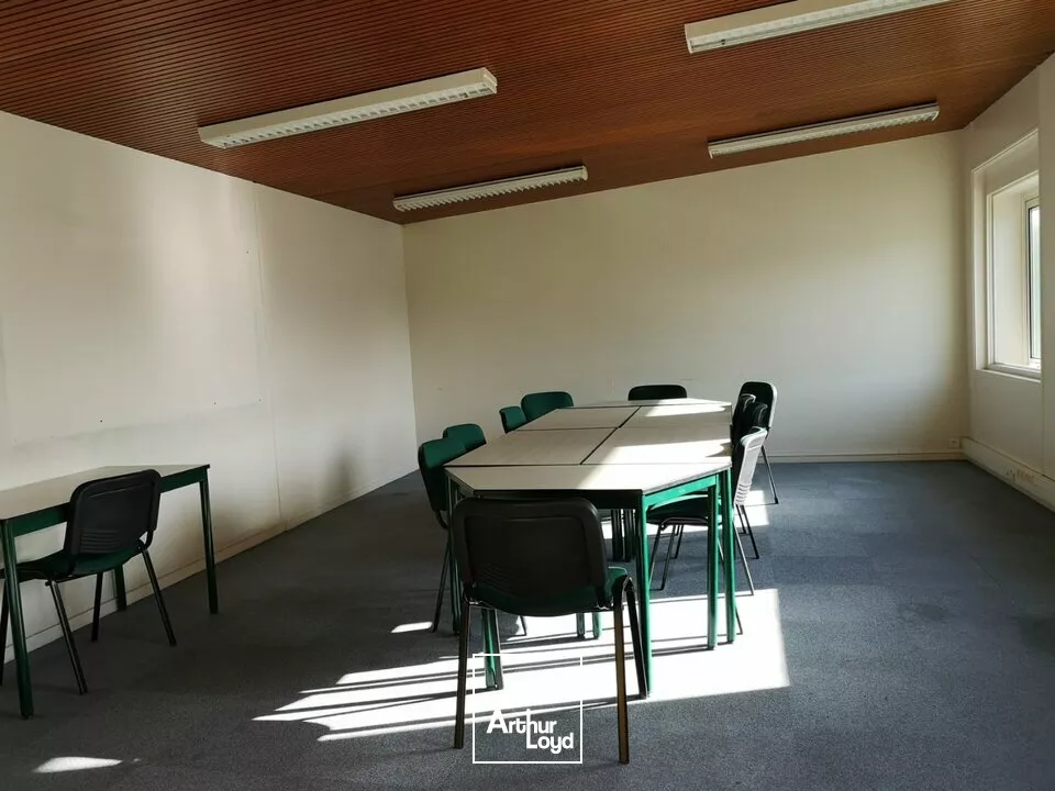 A LOUER BUREAUX DE 373 m2 - ZONE ACTI SUD - LA ROCHE SUR YON