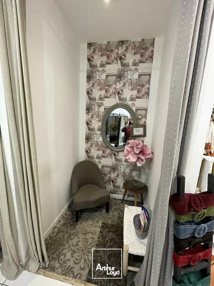 NIORT BEL EMPLACEMENT RUE PREMIUM HYPER CENTRE CESSION DE BAIL