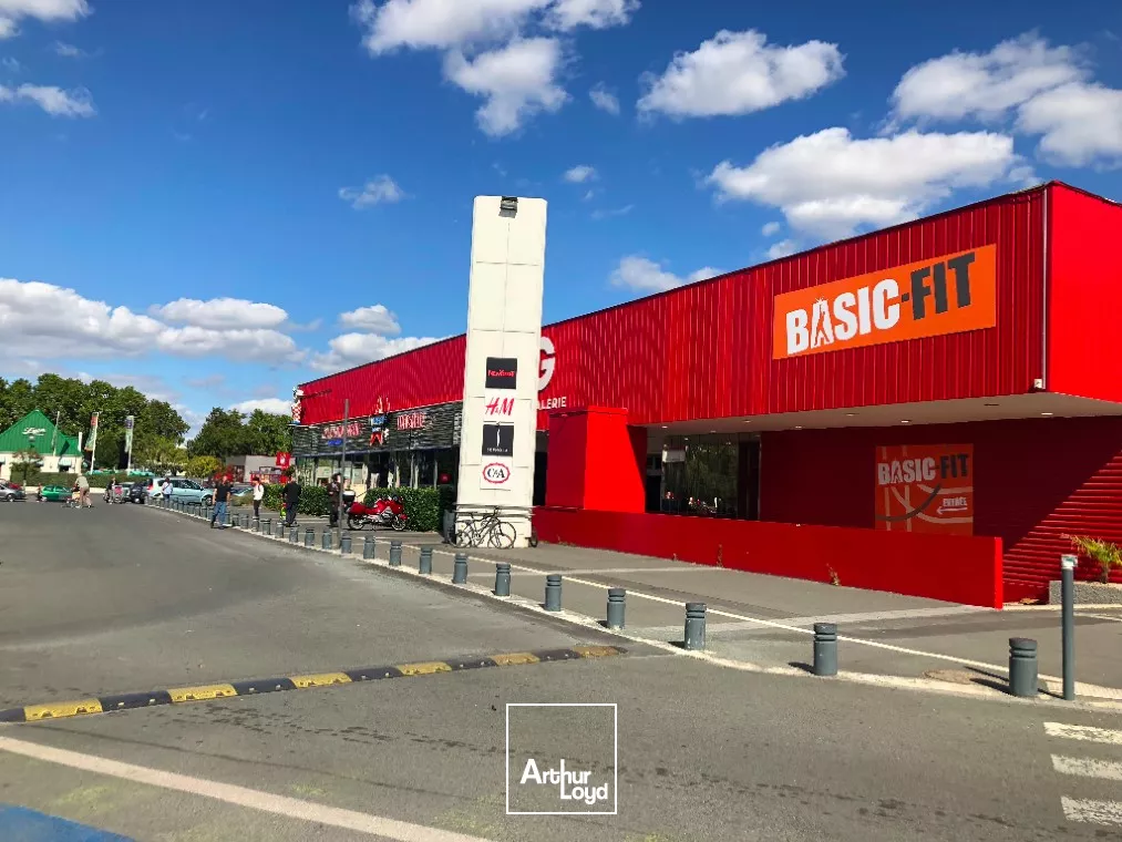 A VENDRE CELLULE COMMERCIALE POITIERS GALERIE BEAULIEU 85M2