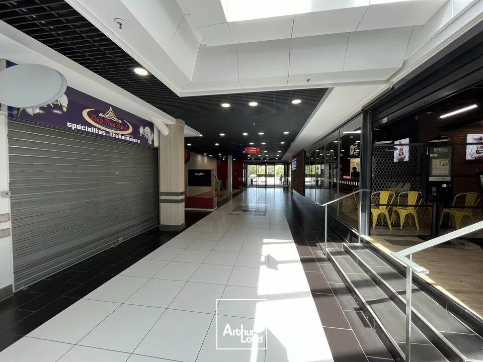 A VENDRE CELLULE COMMERCIALE POITIERS GALERIE BEAULIEU 85M2