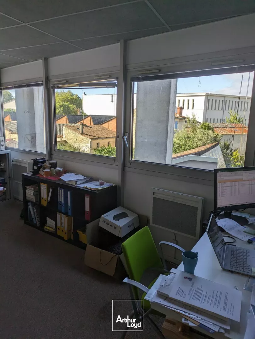 INVESTISSEMENT HYPER CENTRE 24m2 BUREAUX PROCHE LA BRECHE