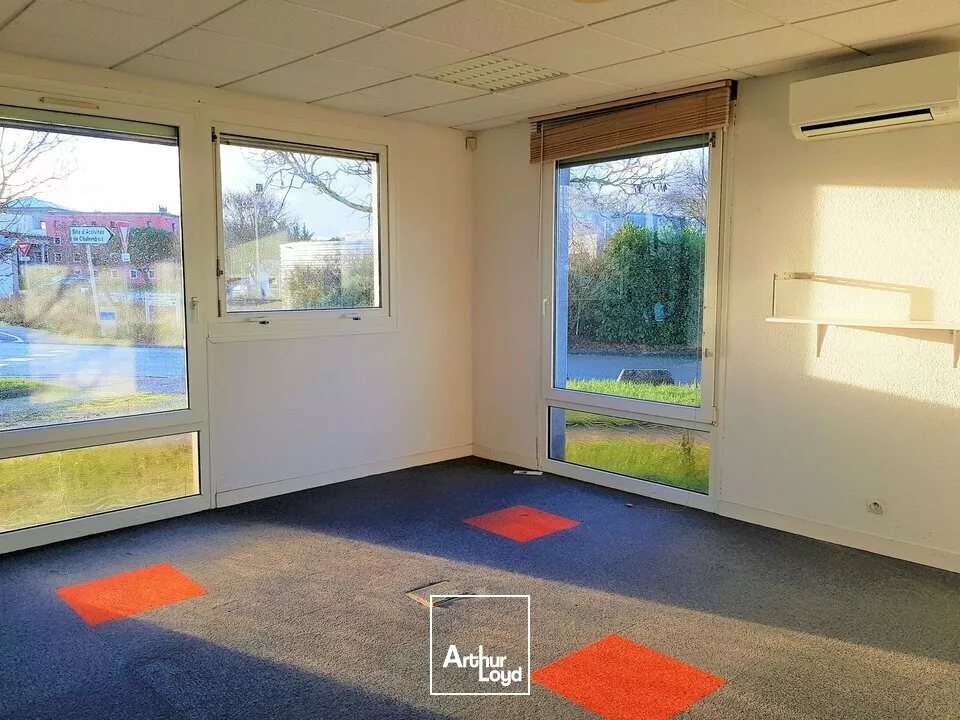 GRAND POITIERS FUTUROSCOPE - BUREAUX A LOUER 134m² PARKING EXTERIEUR - CLIMATISATION